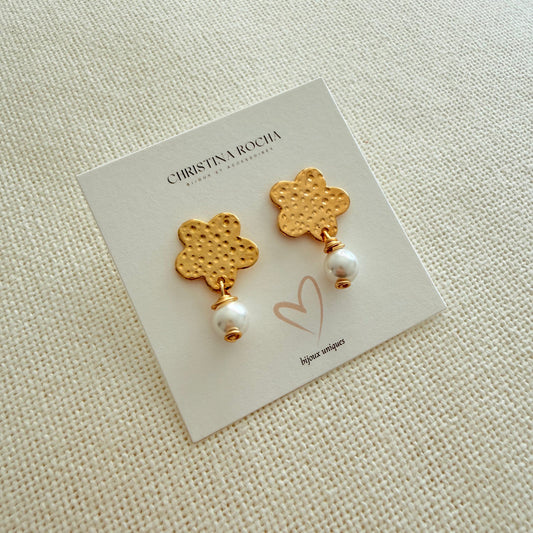 Flora Pearl Earrings