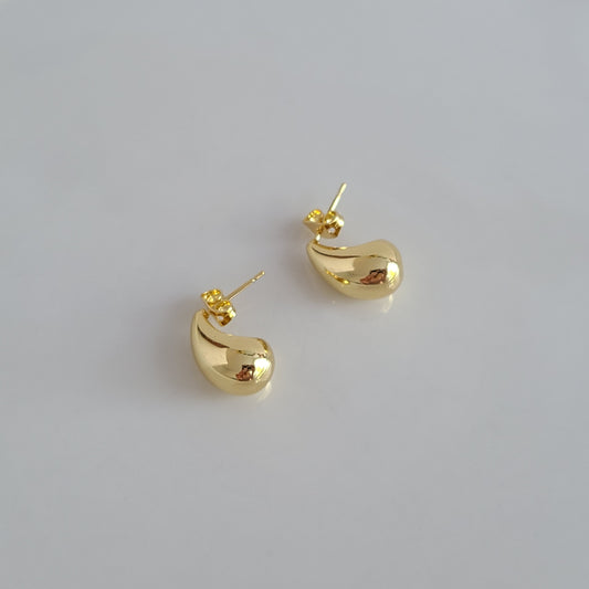 Lilly - Small Gold Earrings