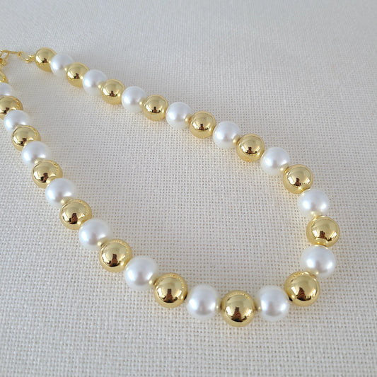 Maxi Gold & Pearls Necklace