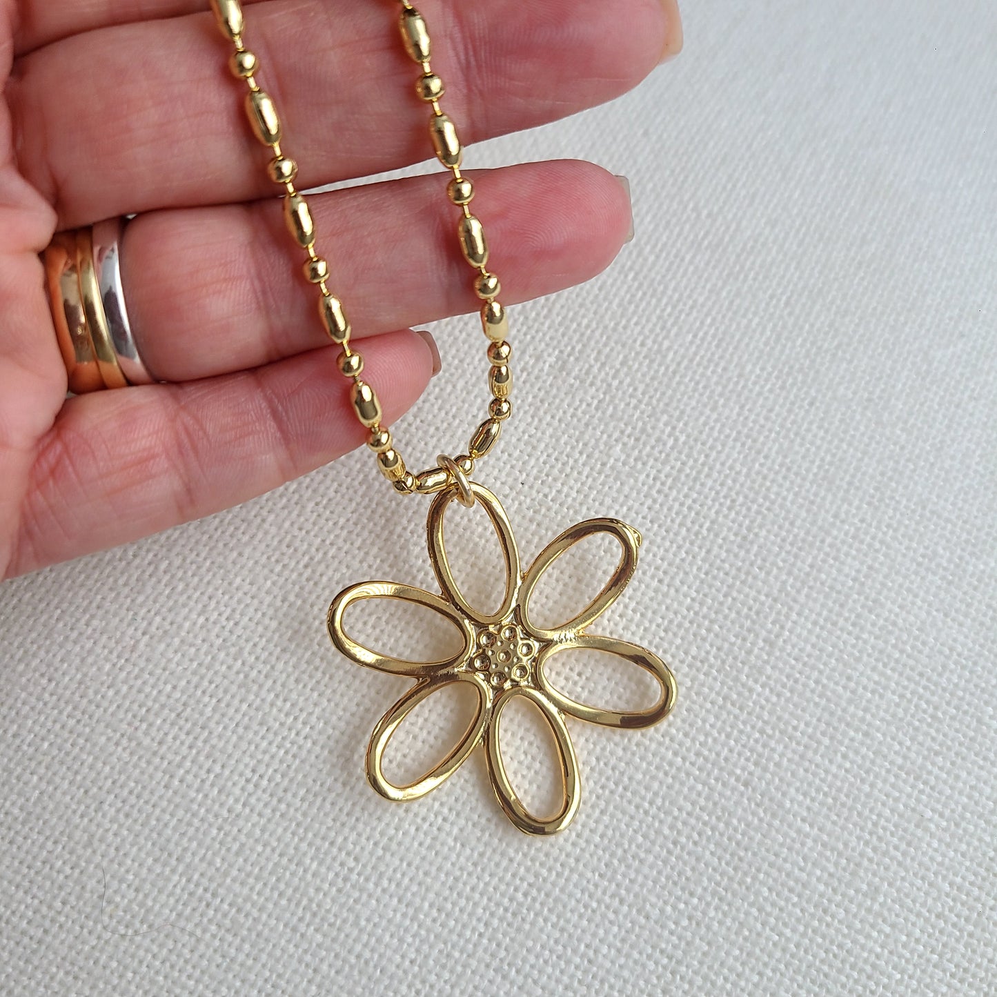 Gardenia Necklace