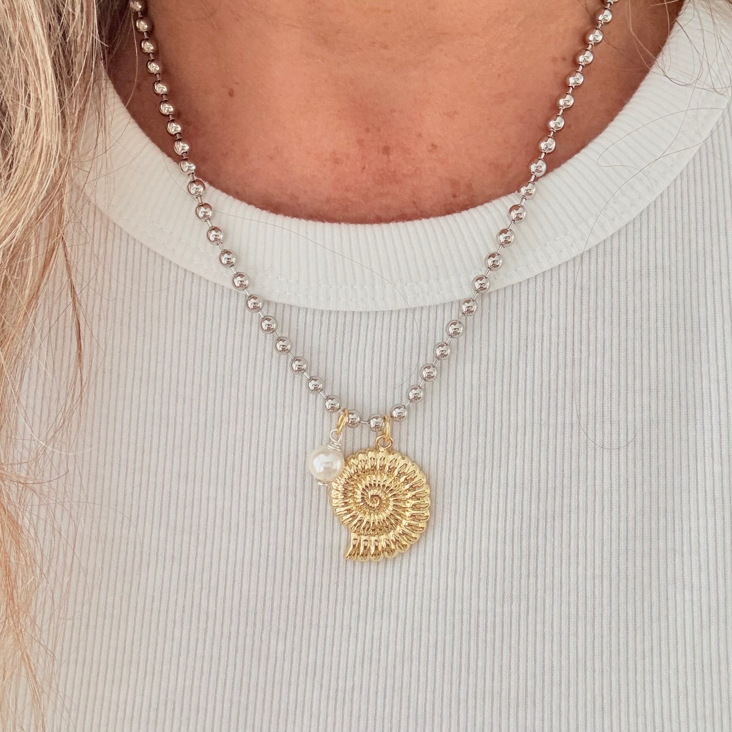 Golden Seashell Necklace