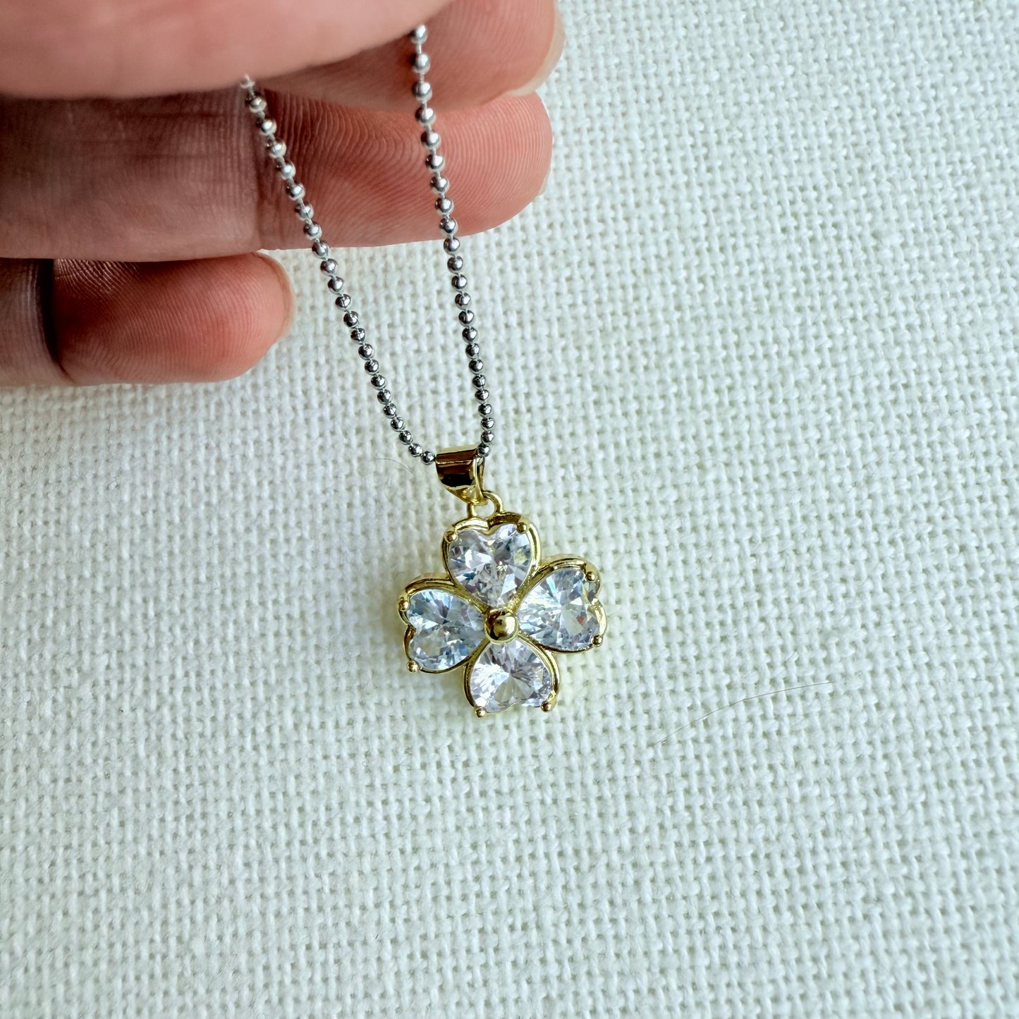 Collier pétales d'or