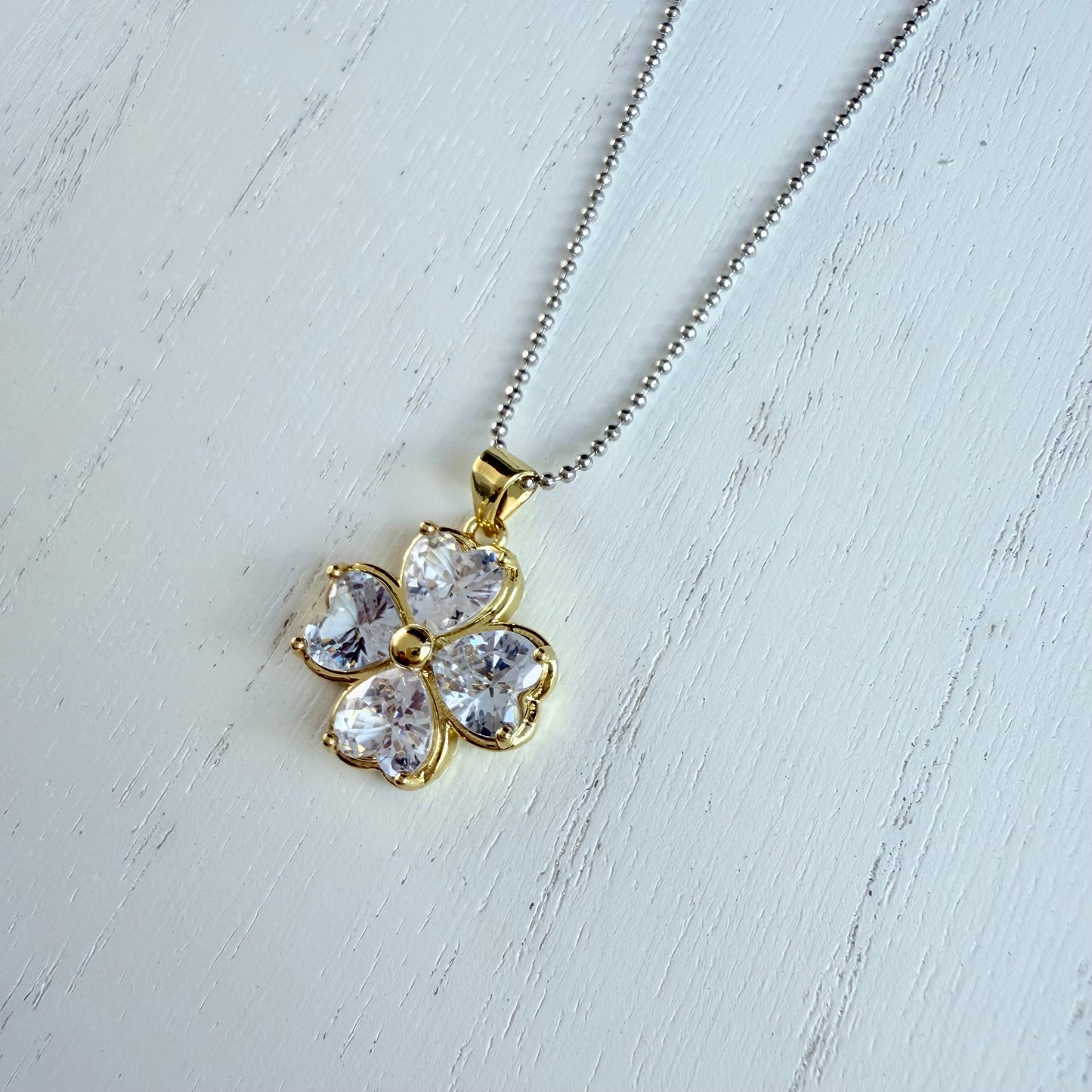 Collier pétales d'or