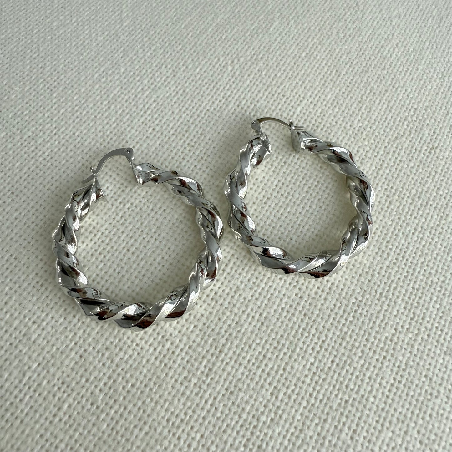 Lea Hoops Earrings