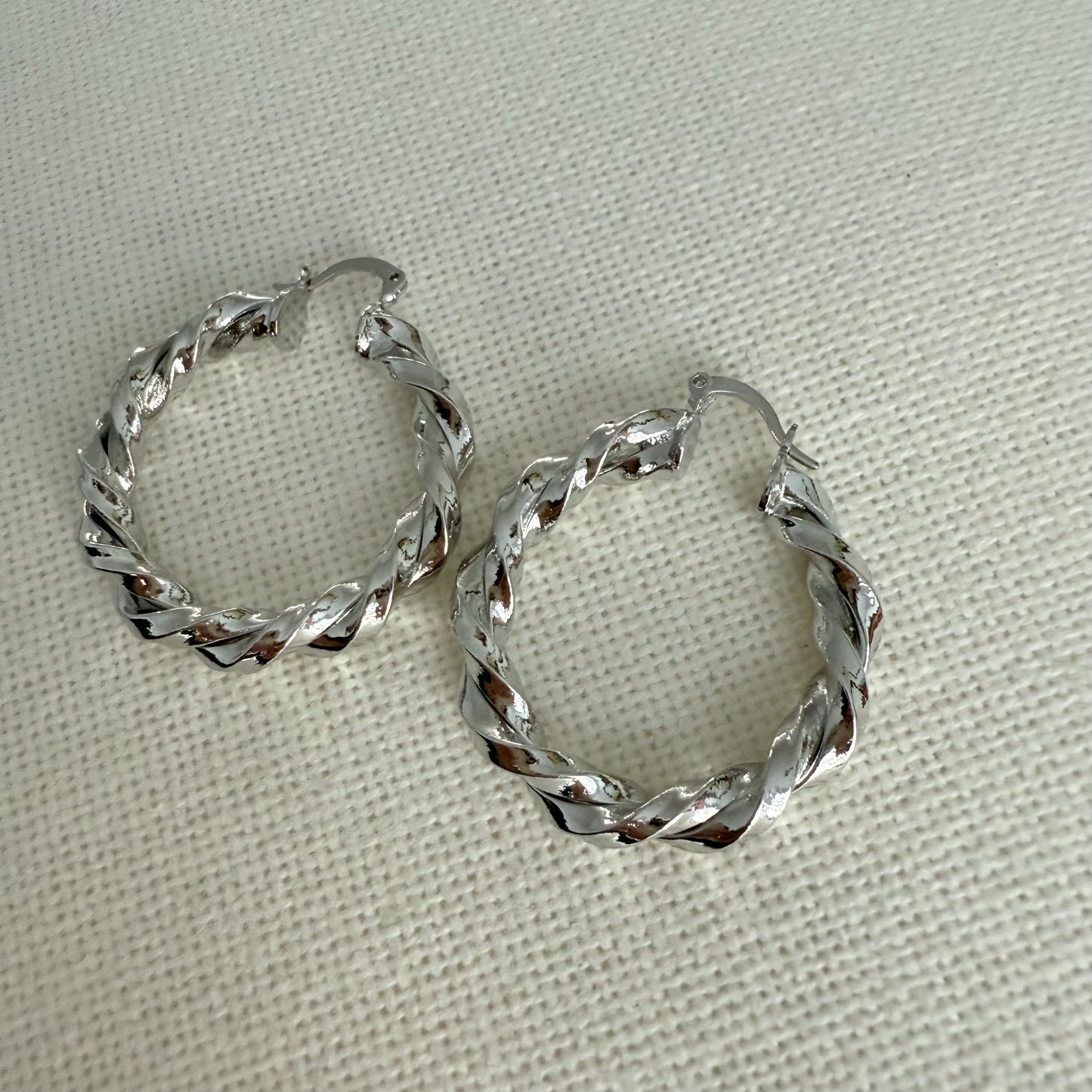Lea Hoops Earrings
