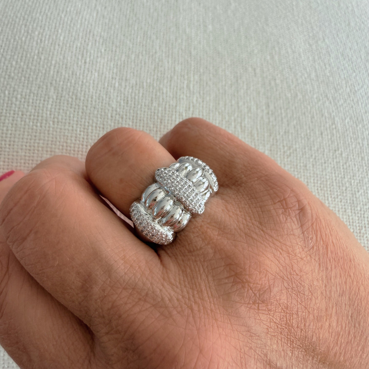 Evelina Ring